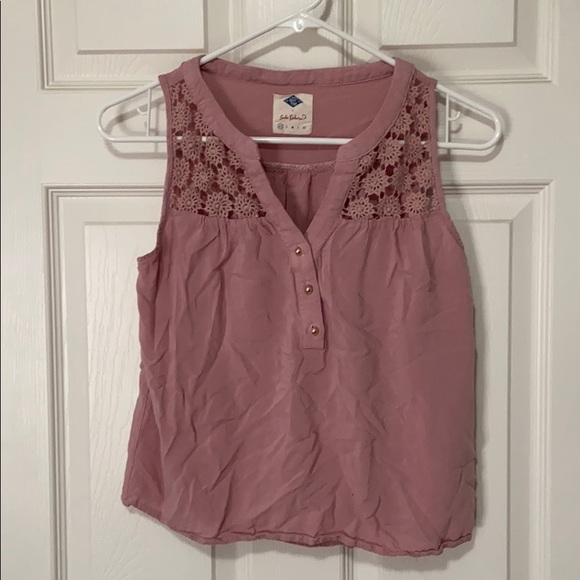 Tank - Picture 1 of 2